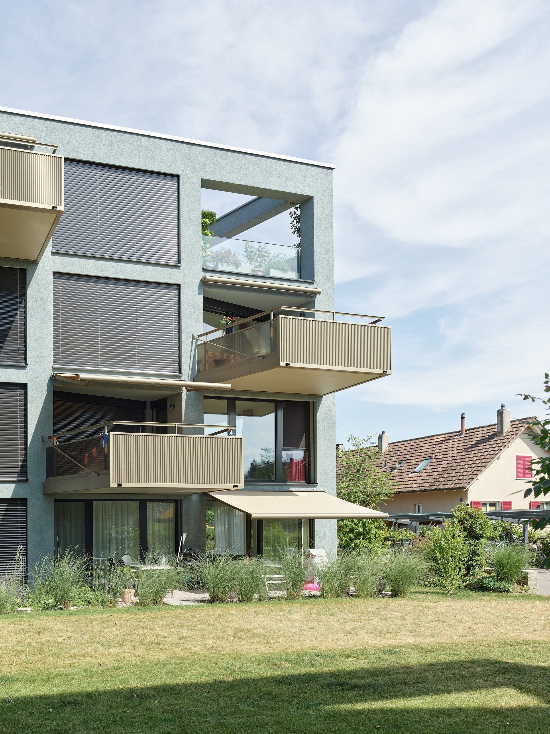 :mlzd ·  Zihlstrasse, Nidau · Aufnahmen 06.2023